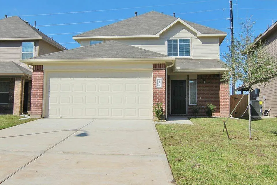 12335 Gemma Ln