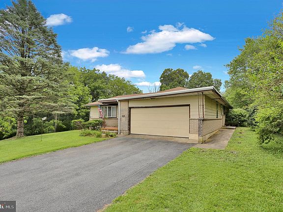 2nd image of 62 Ohlinger Rd