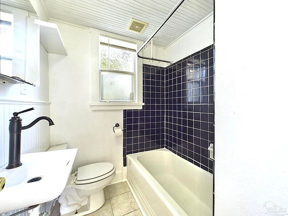 5th image of 509 Palomar Dr APT 2