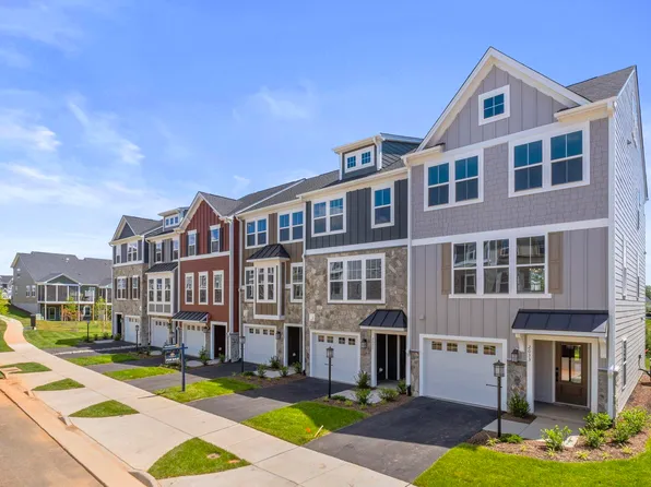 277 Gibraltar Dr, Waynesboro, VA 22980