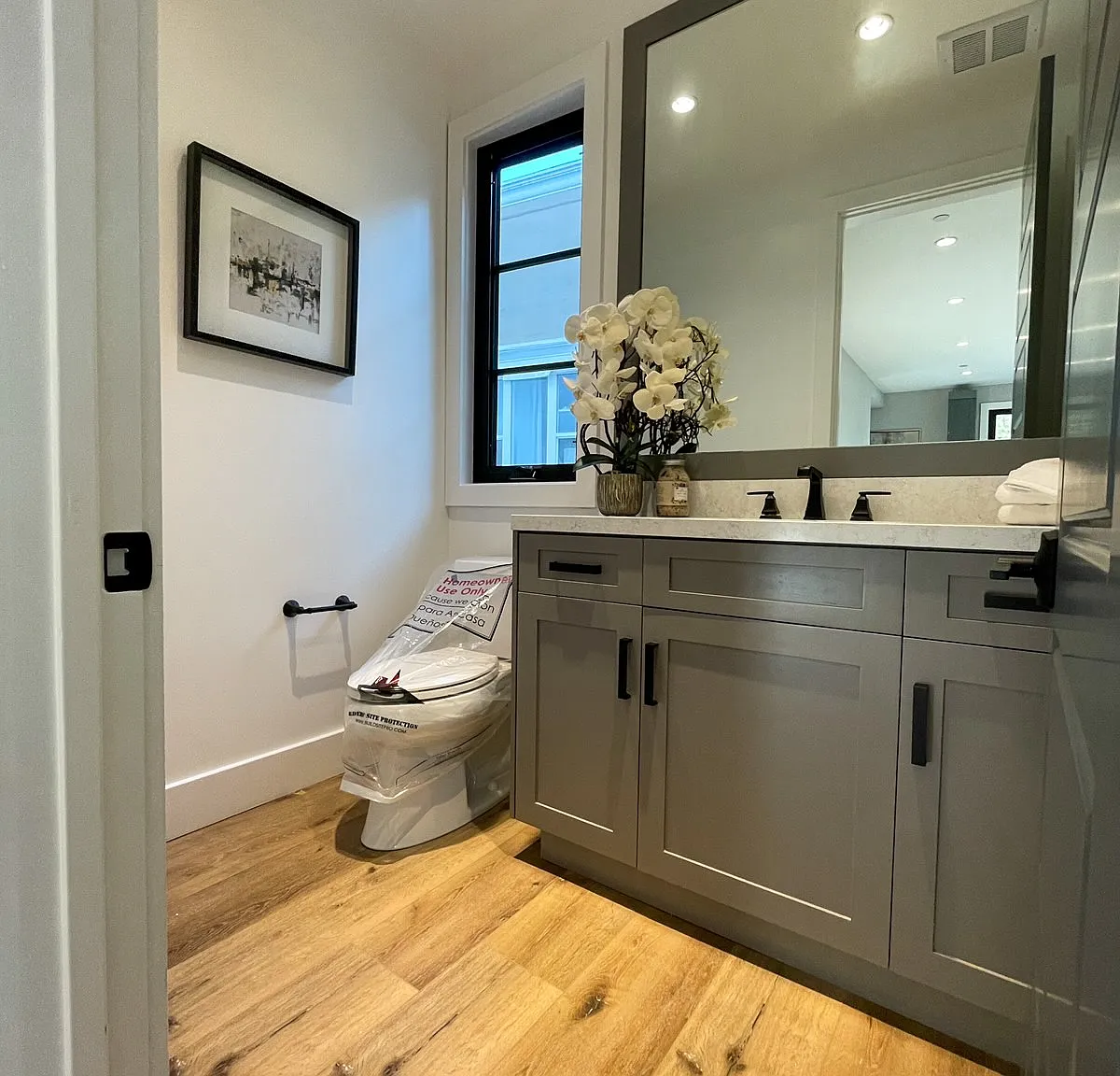 3 bed, 2.5 bath, 1599 sqft, $5,200 — Photo 4