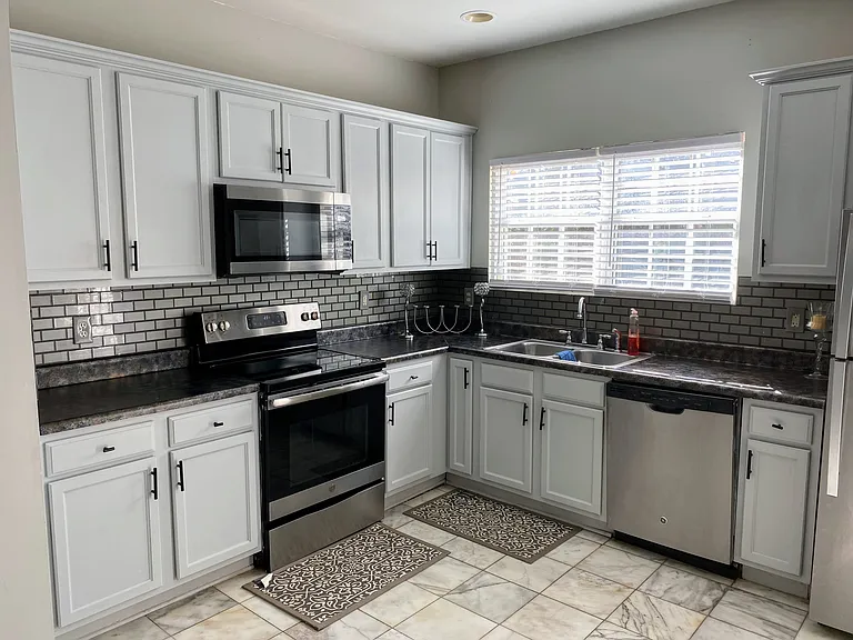8560 Oakley Cir — Photo 2