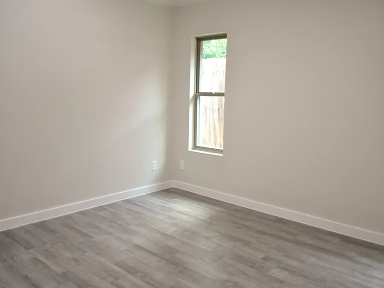 8831 Liberty Loop — Photo 7
