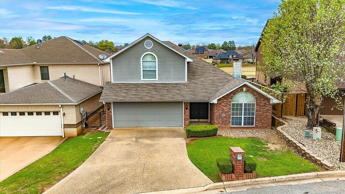 2 Oak Creek Ridge Dr