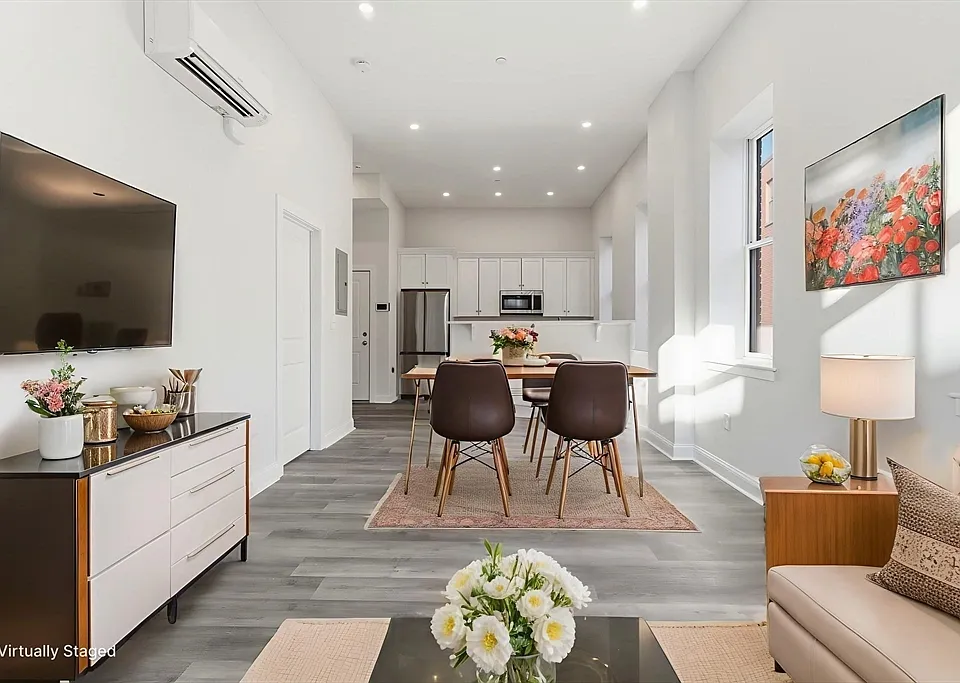 19-25 Essex St #404