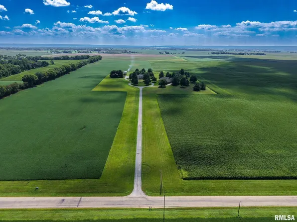 3220 E Cloverdale Rd, Chillicothe, IL 61523