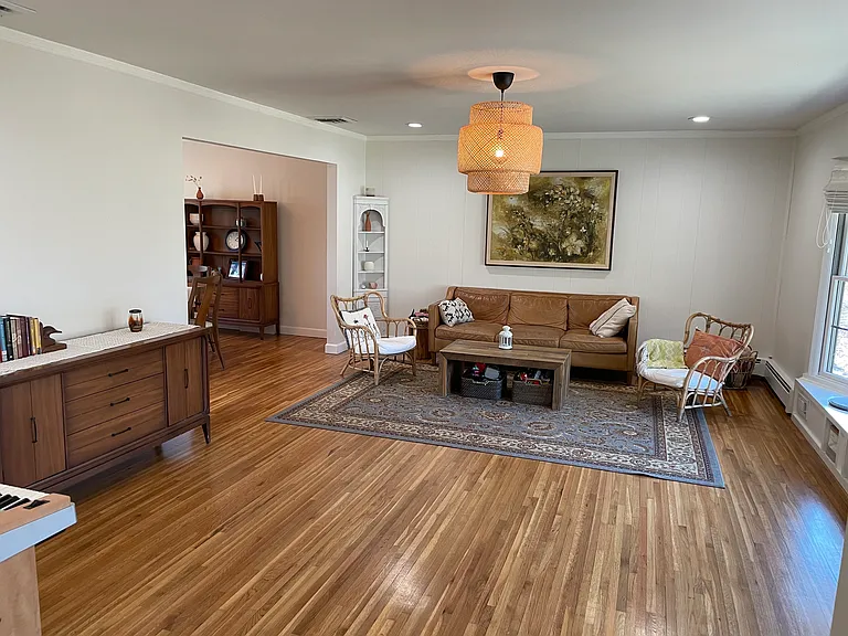 60 Eileen Dr — Photo 5