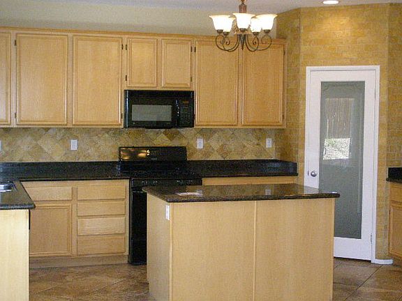 3rd image of 13805 Hawk Ct