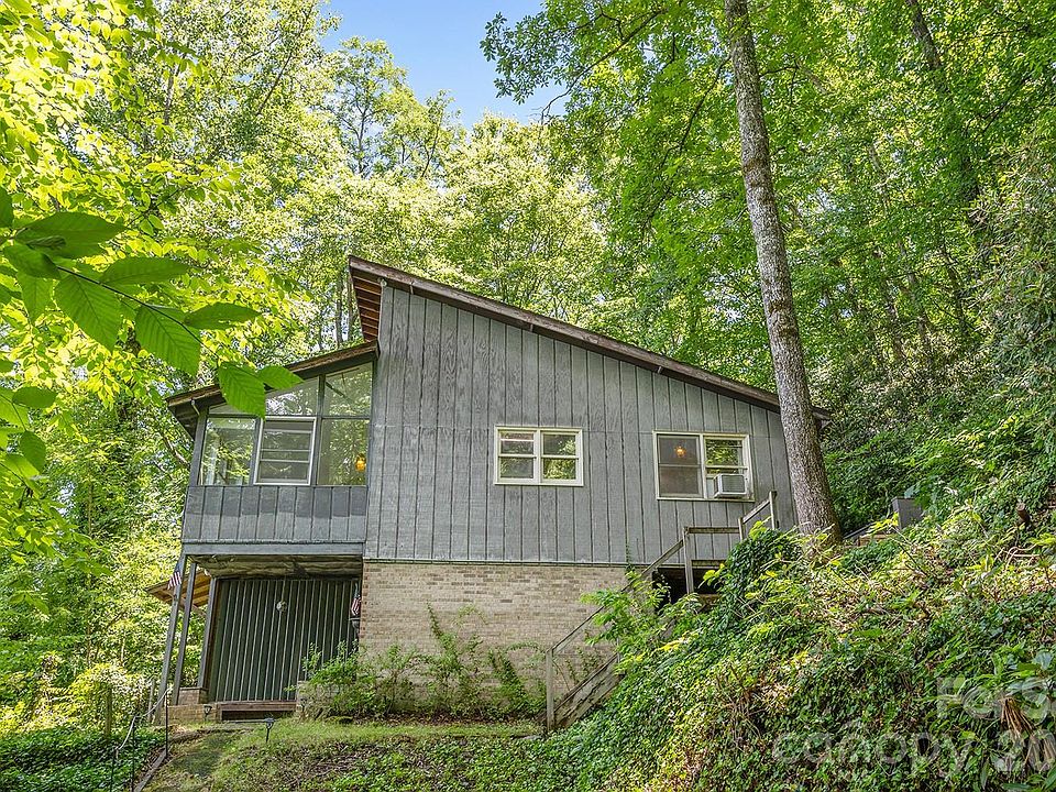 1st image of 376 Stoney Brook Rd