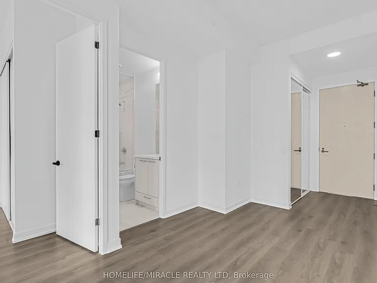 28 Interchange Way #702 — Photo 19