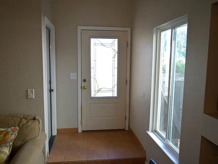 740 Crossridge Ct — Photo 2