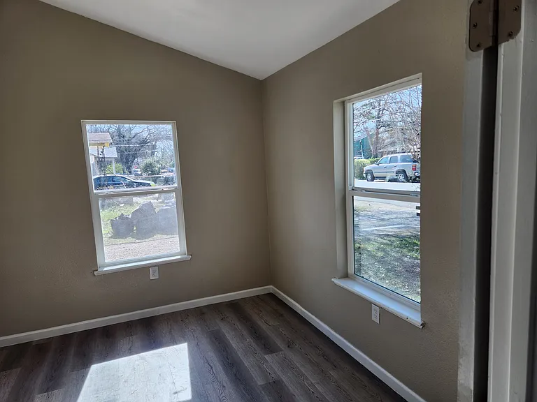 3818 Peoria St — Photo 9