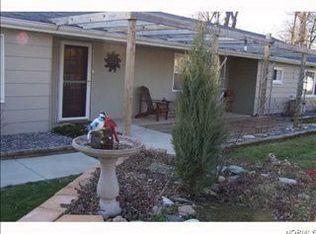 1674 Stonehaven Rd, Madison, OH 44057