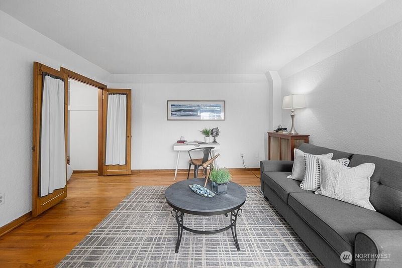 4th image of 519 W Roy Street #413