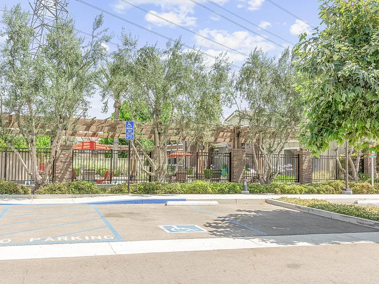 8653 Bay Laurel St — Photo 35