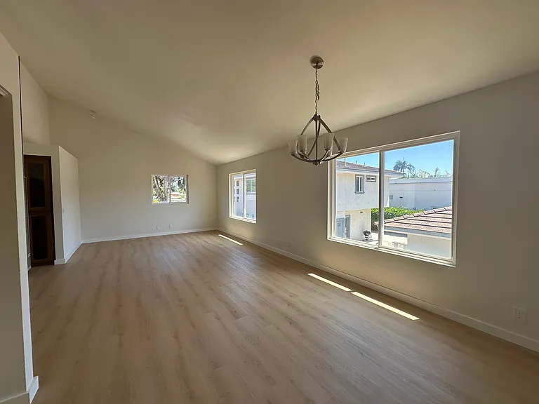 1300 Oak Ave #4 — Photo 8
