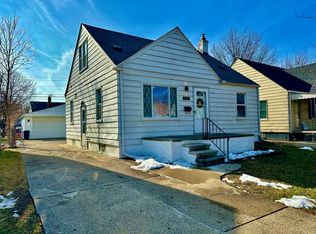 20468 Kenosha St, Harper Woods, MI