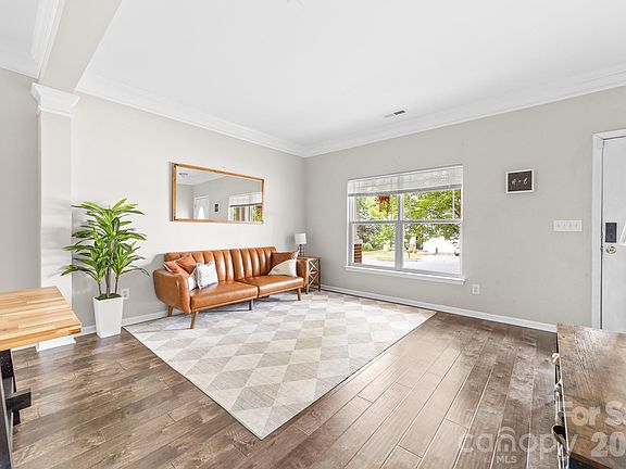 3rd image of 1525 Ladora Dr