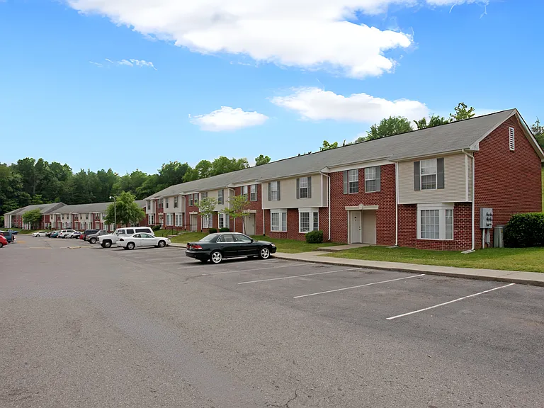 Cumberland Manor — Photo 22