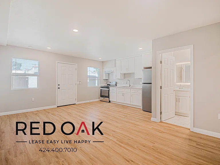 8015 S Western Ave #10 — Photo 6