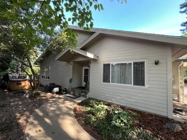 883 Saint Andrews Dr, Columbia Falls, MT 59912