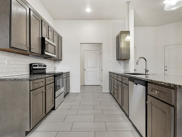 5856 Virginia Ave — Photo 6