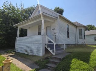 2402 5 1/2 Ave, Rock Island, IL 61201