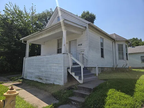 2402 5 1/2 Ave Photo 1