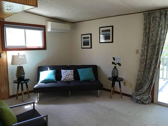 family room off kitchen