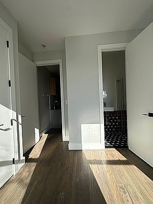 5th image of 409 Chauncey St #2C