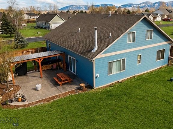 2nd image of 102 W Tobiano Trl