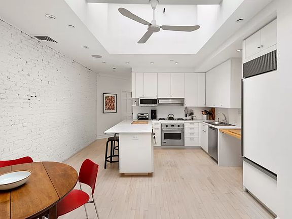 5th image of 28 E 22nd St APT 9