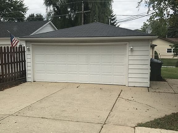 3rd image of 200 N Maricopa Ln