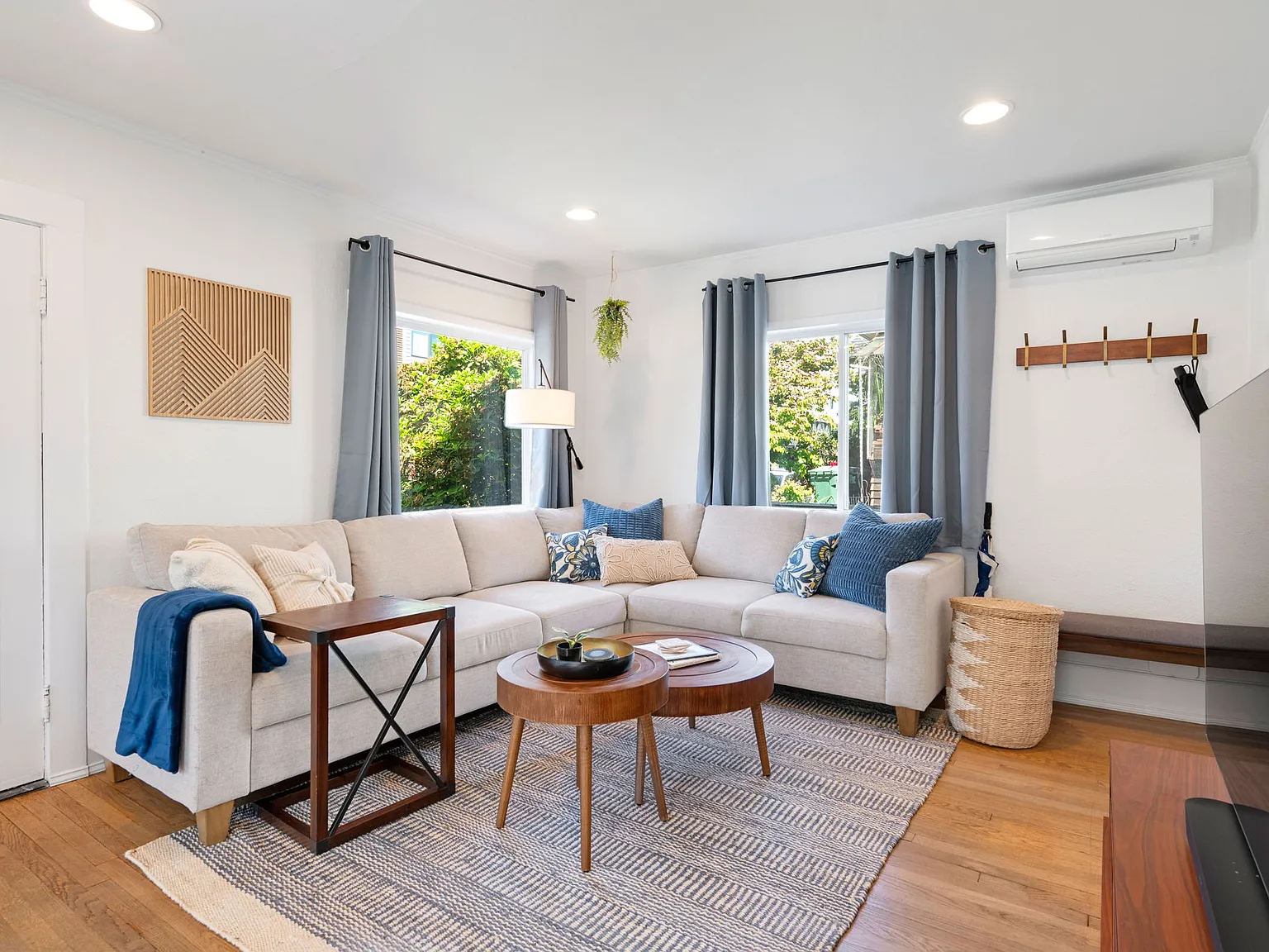 2 bed, 1140 sqft, $3,800 — Photo 3