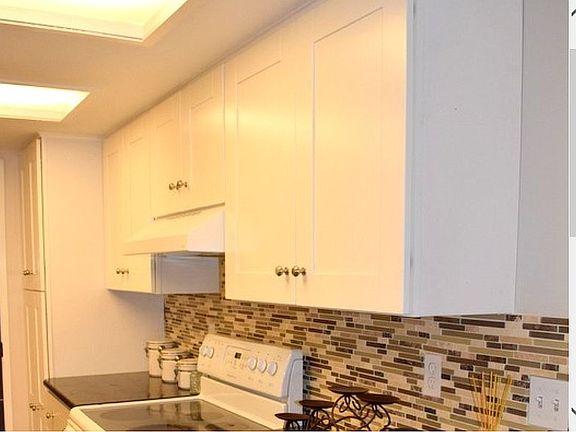 Kitchen view w/range