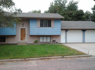 205 S Needles Dr, Brandon, SD 57005