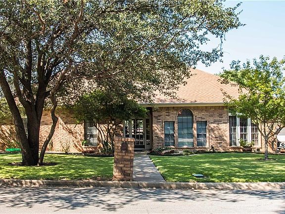 2nd image of 5009 Skylark Ct