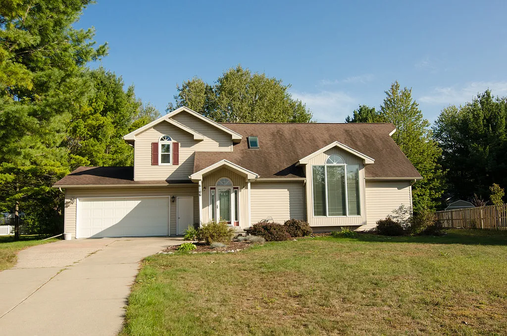 6106 Sequoia Ln photo 1