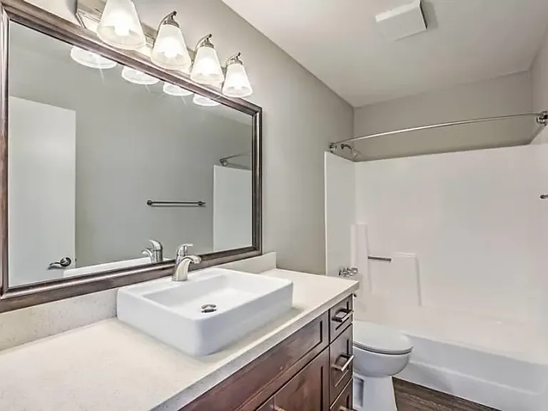 Del Amo Place Apartment Homes — Photo 7