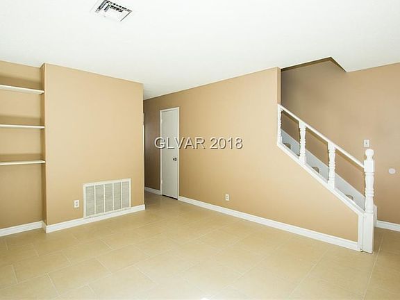 3rd image of 651 Greenbriar Townhouse Way