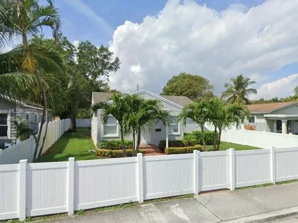 405 N D St, Lake Worth, FL 33460