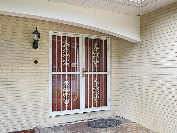 3rd image of 4789 Squires Dr