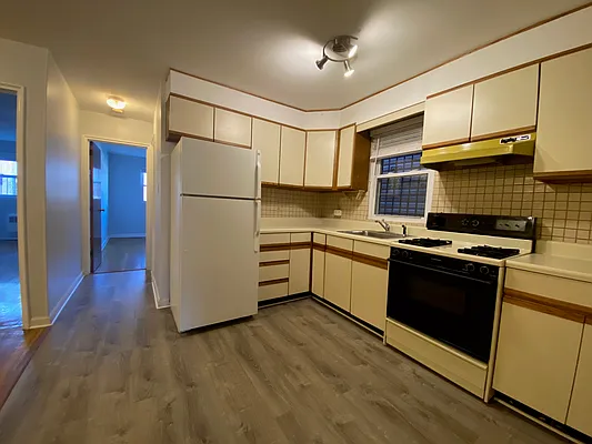 Rented by Compass | media 22