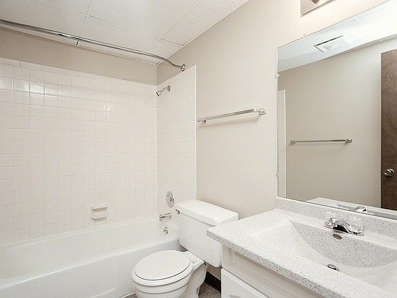4th image of 2338 East St