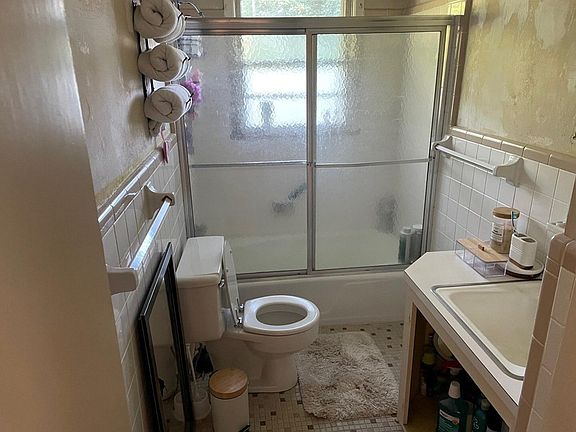 2nd image of 3661 Faust St