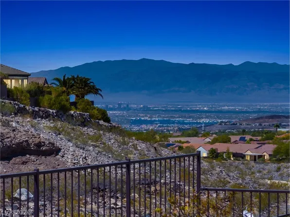2247 Shadow Canyon Dr, Henderson, NV 89044