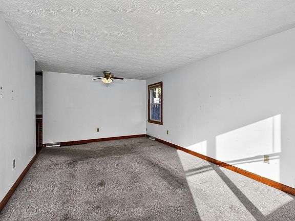 4th image of 361 Swope Dr