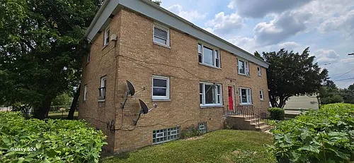 1401 Greenfield Ave Photo 1