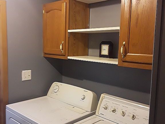 Laundryroom/backdoor to deck