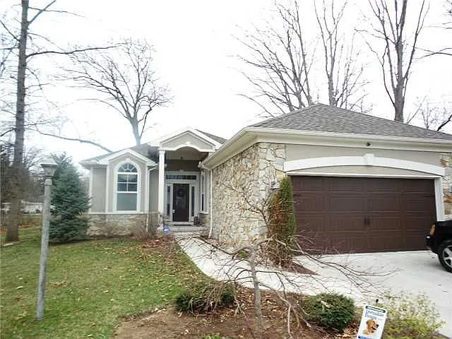 1627 Deer Trail Dr photo 1